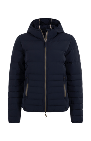 Vorderansicht der Frauenschuh Damen-Winterjacke „Leonora“ in der Farbe Midnight (Dunkelblau), Modellnummer 576691, hochwertige Funktionsjacke für Wintersport und Freizeit, elegantes Design mit geradem Schnitt, wasserabweisendes, feuchtigkeitsregulierendes, elastisches und atmungsaktives Material, warme Isolierung für kalte Tage, Kapuze mit edlem Besatz, praktische Reißverschlusstaschen, sportlich-luxuriöser Look
