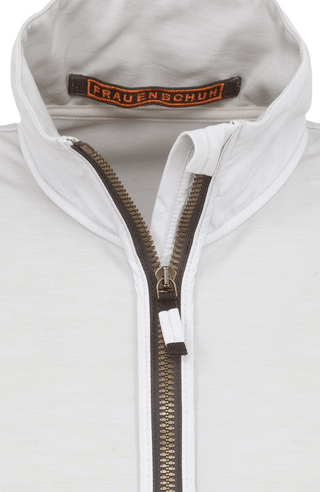 Frauenschuh Herrenjacke „Oliver PSW“ in der Farbe sandstone, Detailansicht, Gefertigt aus Power Stretch Wool – eine leichte, elastische und atmungsaktive Jacke für Frühling und Sommer. Mit sportlich-eleganter Passform und funktionalem Design für aktive Freizeit