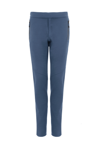 Vorderansicht der Slim Fit Herrenhose von Frauenschuh – Modell COLLIN-PSW in Denimblau, mit verschließbaren Seitentaschen, ideal als Funktionshose für Outdoor und Freizeit