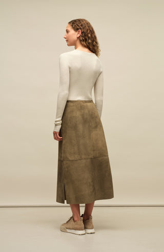 Damenrock aus Veloursleder in Olivgrün – Modell Sophia-CV 622693, Model Rueckansicht