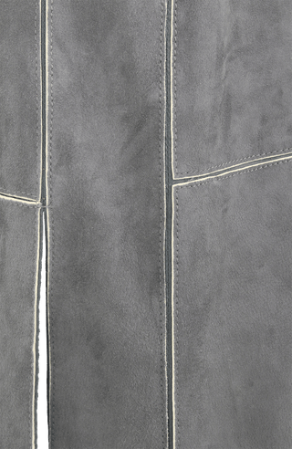 Grauer Lammleder Lederrock im Detail