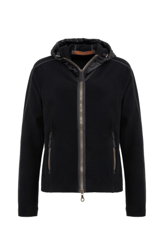 Damenjacke von Frauenschuh, Modell Rania-BF- schwarz –  Vorderansicht, leichte Jacke für Frühling und Sommer, stilvoll und funktional für Alltag und Freizeit.