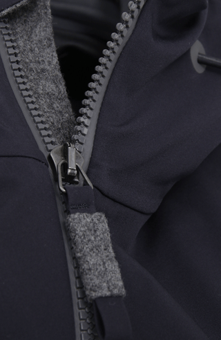 Frauenschuh_Mode_Fashion_Oesterreich_Austria_Kitzbuehel_Muenechen_fall_Herbst_winter_sportswear_Sportbekleidung_Funktionsjacke_outdoor_outdoorwear_jacket_Jacke_coat_Mantel_Weste_vest_downvest_blau_blue_043633_Ayla-P3L_1630 midnight