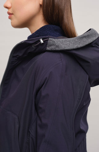 Frauenschuh_Mode_Fashion_Oesterreich_Austria_Kitzbuehel_Muenechen_fall_Herbst_winter_sportswear_Sportbekleidung_Funktionsjacke_outdoor_outdoorwear_jacket_Jacke_coat_Mantel_Weste_vest_downvest_blau_blue_043633_Ayla-P3L_1630 midnight
