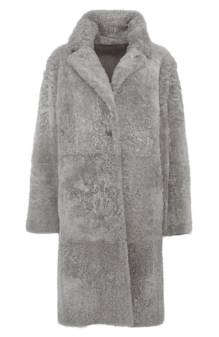 Damen Lammfellmantel Modell 733393 Johanna LL insavannah, Vorderansicht Fellseite, gerade Passform, wendbar mit Glattleder außen und lockigem Fell innen, Reverskragen
