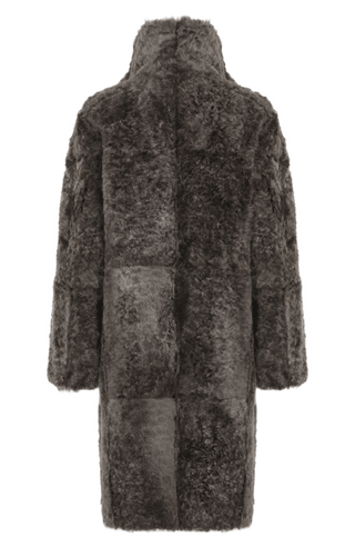 Damen Lammfellmantel Modell 733393 Johanna LL in mink, Rueckansicht, gerade Passform, wendbar mit Glattleder außen und lockigem Fell innen, Reverskragen