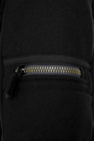 Detailansicht der Damen Skijacke  Rosalie Multi-S in Farbe Schwarz von Frauenschuh – mit typischen Lodendetails, freigestelltes Produktbild, Made in Austria
