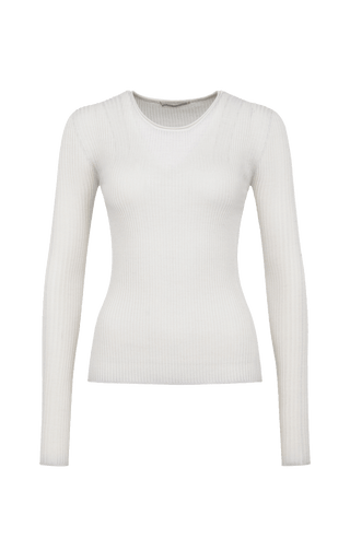 Eng anliegender Damen-Kaschmirpullover mit Rundhalsausschnitt in beige (Farbe: hbeige), Modell 640601 AvrilDyed-RB –Eng anliegender Damen-Kaschmirpullover mit Rundhalsausschnitt in beige (Farbe: hbeige), Modell 640601 AvrilDyed-RB –Rueckansicht Modelbild.orderansicht Freistellerbild.