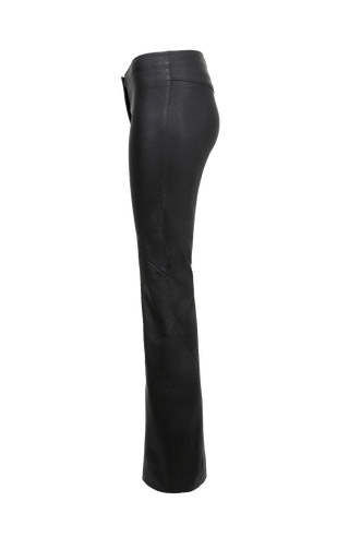 Schwarze Glattleder Hose mit ausgestelltem Bein von der Seite 