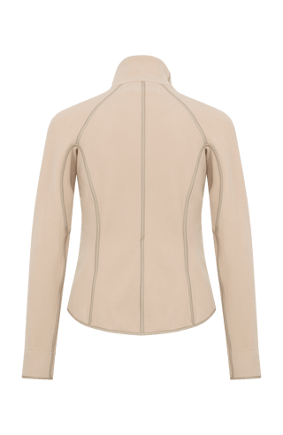 Rückansicht der Damen Fleecejacke Wera-BF in der Farbe Savannah von Frauenschuh, nachhaltig produziert. Ideal für alle Jahreszeiten, mit modernem Schnitt, Zwei-Wege-Reißverschluss und hohem Tragekomfort für stilvolle Bewegungsfreiheit.