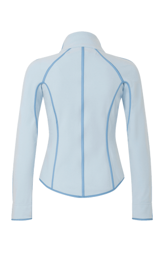 Rückansicht der Damen Fleecejacke Wera-BF in der Farbe hellblau von Frauenschuh, nachhaltig produziert. Die Jacke ist ideal für alle Jahreszeiten, mit modernem Schnitt, Zwei-Wege-Reißverschluss und seitlich hoch geschnittenem Design für eine optimale Passform und Komfort.