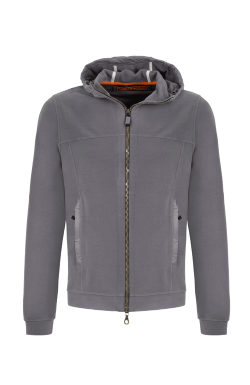 Vorderansicht der Herrenjacke „Thomas“ von Frauenschuh im grauen Farbton, gefertigt aus nachhaltigem Biodegradable Fleece. Die Jacke besticht durch einen minimalistischen Schnitt, einen verstellbaren Nylon-Kapuzenkragen, praktische Reißverschlusstaschen und einen Zweiwegereißverschluss. Ideal für alle Jahreszeiten, vereint sie Funktionalität mit modernem Design