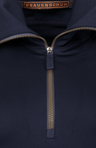 Dunkelblaues baselayer Unterziehshirt im Detail