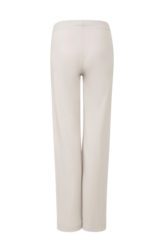 Rückansicht der Damen-Powerstretch-Hose „Inga“ in der Farbe Sandstone – zeigt den geraden, leggingsähnlichen Schnitt ohne Taschen und Reißverschlüsse, mit elastischem Bund; ideal als leichte Funktionshose oder sportliche Freizeithose für Frühling und Sommer