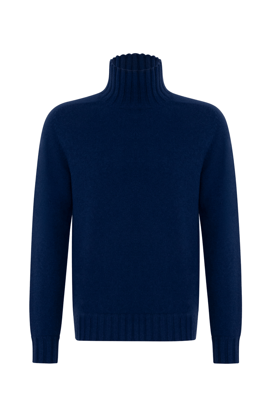 Vorderansicht eines hochwertigen Herrenpullovers aus reinem Kaschmir von Frauenschuh, Modell „Aiden 2.0“ (Artikelnummer Aiden-WS_249-0), Farbe Alaska-Blue. Der luxuriöse Strickpullover für Herbst und Winter verfügt über einen eleganten, schmalen Stehkragen und ist aus feinstem Cashmere gefertigt. Die Ärmelabschlüsse, der Kragen und der untere Abschluss sind in feiner Rippenstruktur gestrickt und setzen sich optisch und haptisch vom glatt gestrickten Körper ab. Ein stilvolles, sportlich-elegantes Basic.