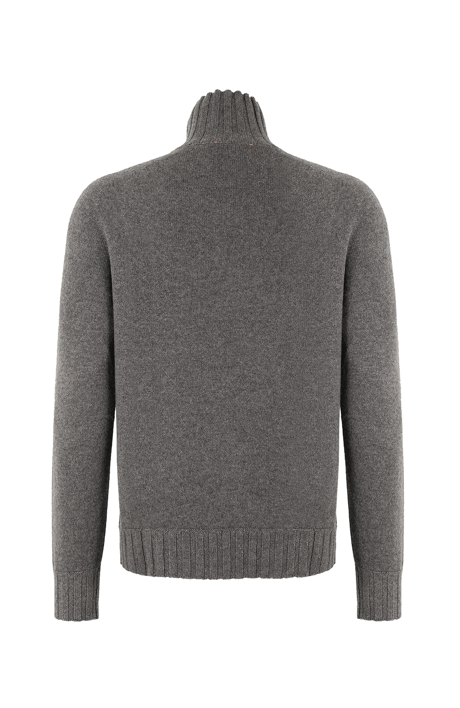 Rückansicht eines hochwertigen Herrenpullovers aus reinem Kaschmir von Frauenschuh, Modell „Aiden 2.0“ (Artikelnummer Aiden-WS_131-0), Farbe Grau. Der luxuriöse Strickpullover für Herbst und Winter verfügt über einen eleganten, schmalen Stehkragen und ist aus feinstem Cashmere gefertigt. Die Ärmelabschlüsse, der Kragen und der untere Abschluss sind in feiner Rippenstruktur gestrickt und setzen sich optisch und haptisch vom glatt gestrickten Körper ab. Ein stilvolles, sportlich-elegantes Basic.