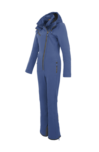 Damen-Skioverall GWEN-S in Blau von FRAUENSCHUH – figurbetonter Funktionsoverall in hochwertiger Ausführung – Seitenansicht mit taillierter Silhouette und sportlich-elegantem Schnitt – körpernahes Design mit ergonomischer Linienführung, perfekt für Outdoor-Aktivitäten und Wintersport – atmungsaktiv, elastisch, wasserabweisend. Am unteren Bein seitlich mit Reißverschluss für einfaches An- und Ausziehen