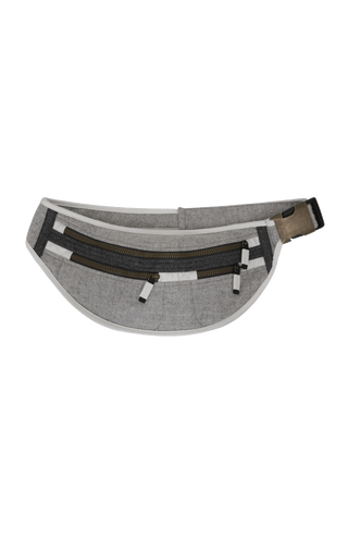 Gürteltasche aus Loden, Modell 093717 Beltbag-L in Farbe silver– Vorderansicht. Hochwertige Verarbeitung, stilvoller Begleiter für Damen und Herren.