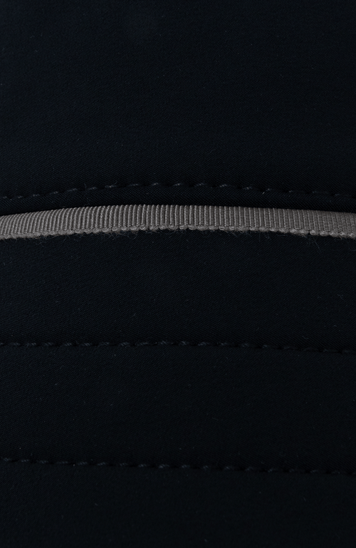 Hat-S Fischerhut aus Schöller Softshell. Nahtbetonung dank Ripsband. Krempe mit Dreifachnaht. Wind- und wasserabweisend, bi-elastisch für Formstabilität und Passgenauigkeit. In der Farbe Schwarz (Farbe: black)