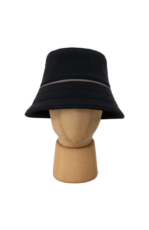 Hat-S Fischerhut aus Schöller Softshell. Nahtbetonung dank Ripsband. Krempe mit Dreifachnaht. Wind- und wasserabweisend, bi-elastisch für Formstabilität und Passgenauigkeit. In der Farbe Schwarz (Farbe: black)