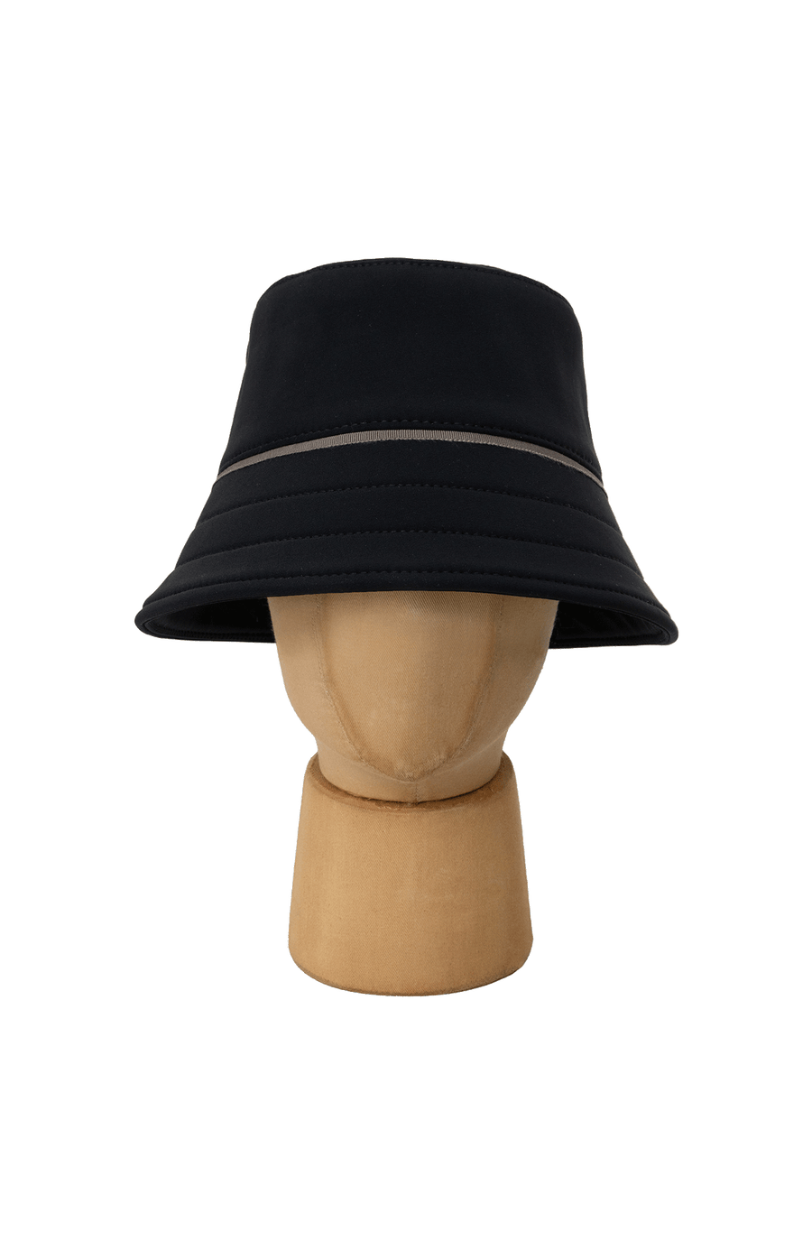 Hat-S Fischerhut aus Schöller Softshell. Nahtbetonung dank Ripsband. Krempe mit Dreifachnaht. Wind- und wasserabweisend, bi-elastisch für Formstabilität und Passgenauigkeit. In der Farbe Schwarz (Farbe: black)