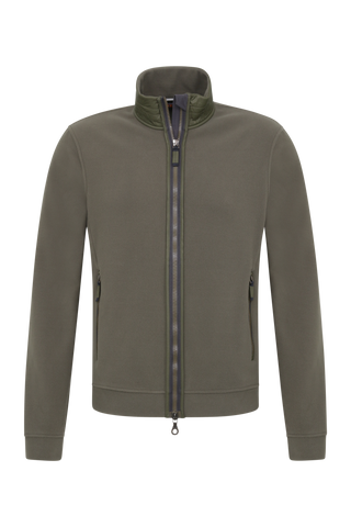 Herren Fleecejacke Modell Oliver in Ilvy grün, Vorderansicht– weiche, warme Jacke mit Stehkragen und Reißverschluss, ideal für Outdoor und Alltag.“