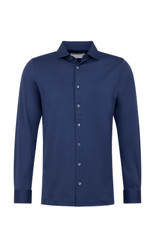Herren Polohemd Marlon in der Farbe Nightfall – Vorderansicht mit klassischem Kragen und Knopfleiste, sportlich-eleganter Look aus weicher Baumwolle.