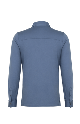 Herren Polohemd Marlon in der Farbe Denim – Rueckansicht mit klassischem Kragen und Knopfleiste, sportlich-eleganter Look aus weicher Baumwolle.
