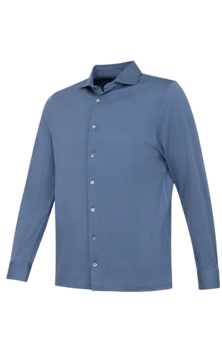 Herren Polohemd Marlon in der Farbe Denim – Seitenansicht mit klassischem Kragen und Knopfleiste, sportlich-eleganter Look aus weicher Baumwolle.