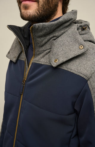 Herren Skijacke Modell 556230 Viktor Multi-S in Midnight – Model Detailansicht, funktionale Performance, femininer Schnitt, made in Austria von Frauenschuh