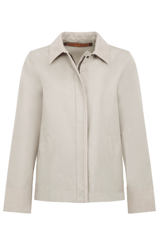 Vorderansicht der Jacke aus Bio-Baumwolle, Modell 612608 RiaMulti-ODC in der Farbe sandstone (2350), gerade geschnitten, wasser- und windabweisend.