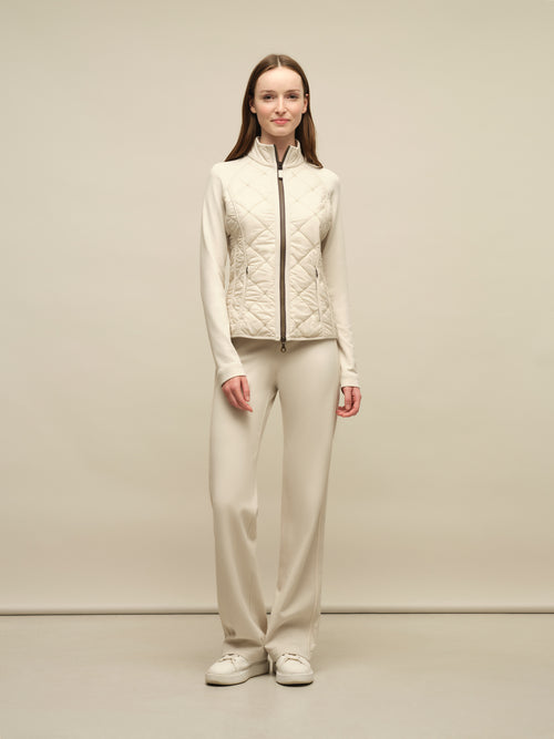 Karen Quilt Stretch Sportjacke kombiniert mit Inga Stretch Hose