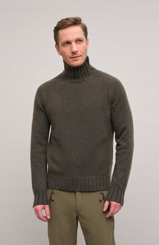 Kaschmir Rollkragenpullover Herren Aiden-WS 086549 in Grün (Farbe 84 0 Ivy – Vorderansicht am Model