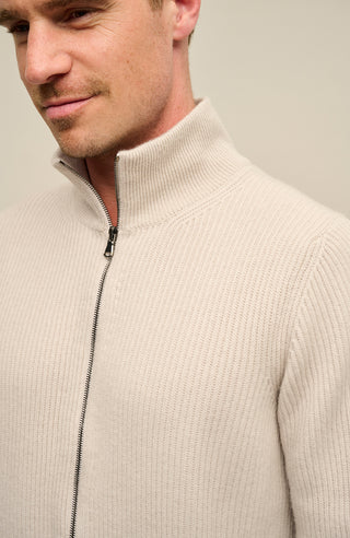 Kaschmirjacke Kirk2.0-WS in Farbe Beige, Model Detailansicht Metallreißverschluss, elegante Herrenjacke aus hochwertigem Kaschmir von Frauenschuh