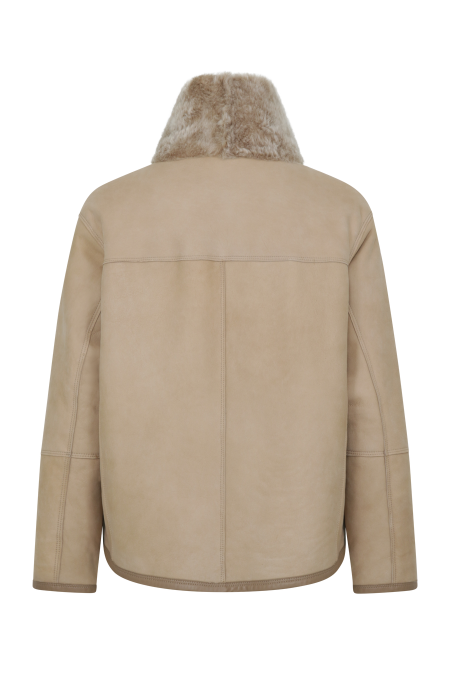 Damen Lammfellcape Modell Dolli in der Farbe sesame Rueckansicht – edles Cape aus weichem Lammfell mit fließendem Schnitt, stilvoll und wärmend für die kalte Jahreszeit.“