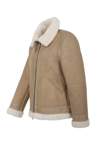 Lammfelljacke im Bikerstil für Herren, Modell 583694 Luis-MV, Farbe 490 Camel, seitenansicht– zeigt markantes Design mit markantem Reißverschluss, edlem Lammfell und klassischem Biker-Look.
