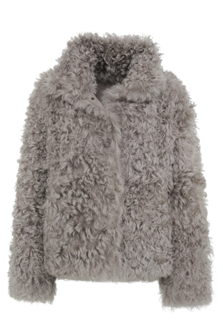 Vorderansicht der Damen-Lammfelljacke mit lockigem Fell, Modell 788728 Dolli-AL, Farbe 790 Moon