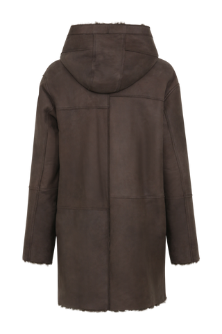 Damen Lammfellmantel mit Kapuze von Frauenschuh, Modell Olivera in der Farbe dunkelbraun Rueckansicht– luxuriöser Wintermantel aus hochwertigem Lammfell für stilvolle Wärme.