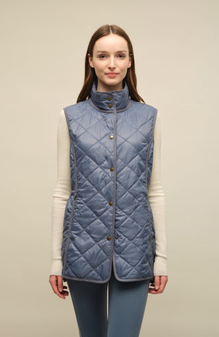 Lange Steppweste Kim-QL in Farbe  Denim, Vorderansicht, Damenweste aus nachhaltiger Mode aus Österreich