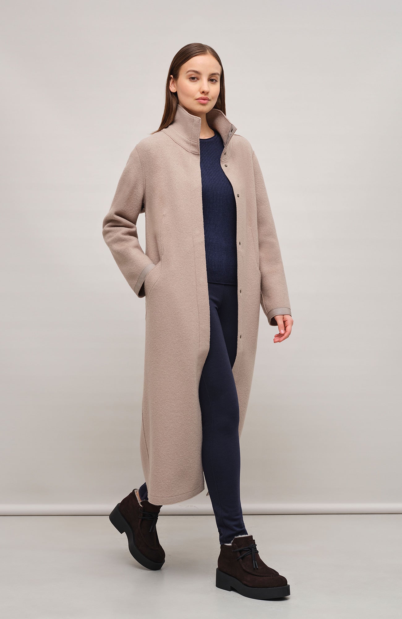 Langer Damen-Walkmantel, Modell 732129 Ella-CW in Farbe 310 Cashmere -  Mode Vorderansicht