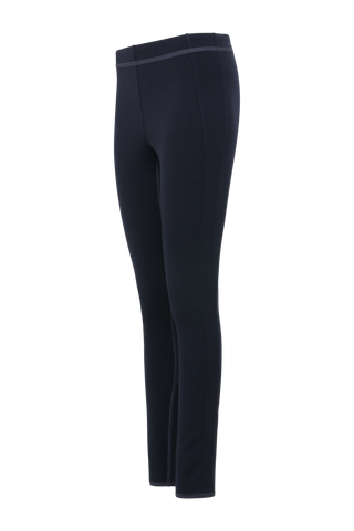 Seitenansicht der Damen-Leggings aus Wool Powerstretch, Modell 658624 Daphne-PSW in Farbe 1630 Midnight – mit schmaler Passform und elastischem Funktionsmaterial.