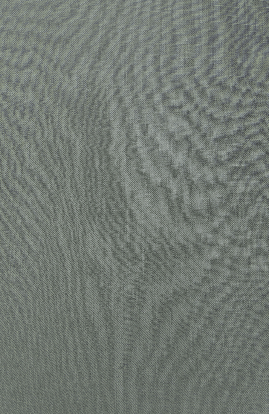 Leinenhemd für Herren, Modell Julian (Art. 643713) in Salbeigrün, Detailansicht auf weissem Hintergrund fotografiert