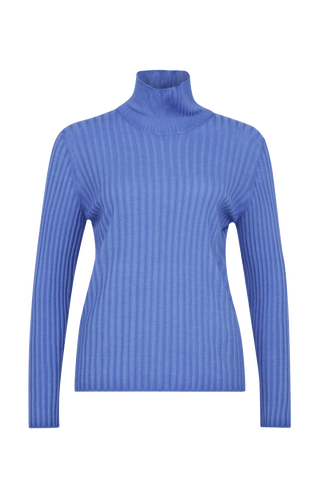 Lockerer Damen-Rollkragenpullover in Blau (Farbe ocean blue, Modell 533601 MarleenDyed-RB, aus weicher Baumwollmischung, zeigt das elegante Design und die feine Strickstruktur – ideal für kühle Tage und vielseitig kombinierbar