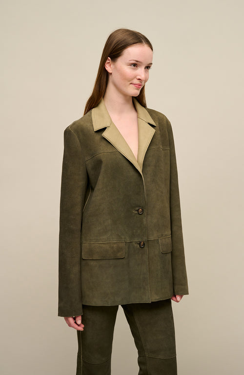 The blazer redefined: masculine silhouette meets feminine elegance.