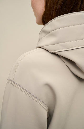 Olivia Softshell Mantel