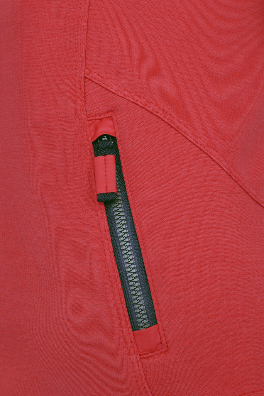 Sportjacke aus Wool Powerstretch in der Farbe Poppy (Modell 562624_Jana-PSW), Detailansicht – figurbetonte Passform, durchgehender Reißverschluss und hoher Kragen