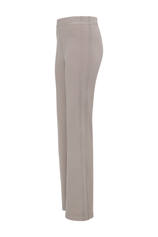 Sportliche Damenhose Inga-PSW in der Farbe Cashmere,  seitliche Vorderansicht – Modellnummer 491624