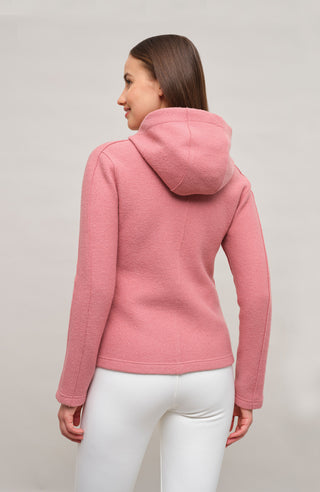 Sportliche Damen-Walkjacke mit Kapuze von Frauenschuh in Softpink (Modell 506129 Rania-CW), Model Rueckansicht. Made in Austria