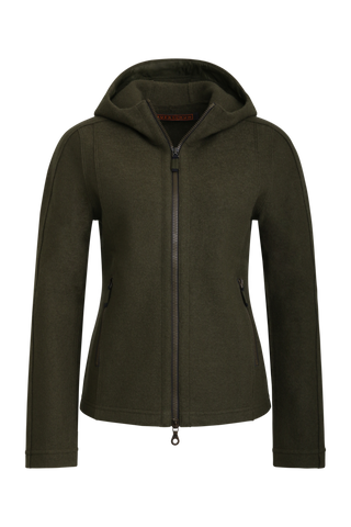 Sportliche Damen-Walkjacke mit Kapuze von Frauenschuh in Ivy green (Modell 506129 Rania-CW), Vorderansicht. Made in Austria