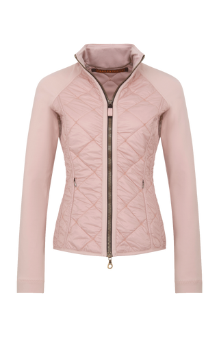 Steppjacke mit Natural Powerstretch, Modell 633710 Karen-QNP in Farbe 1030 dustyrose Vorderansicht kombiniert mit Frauenschuh Kitzbühel Produkten, Made in Austria